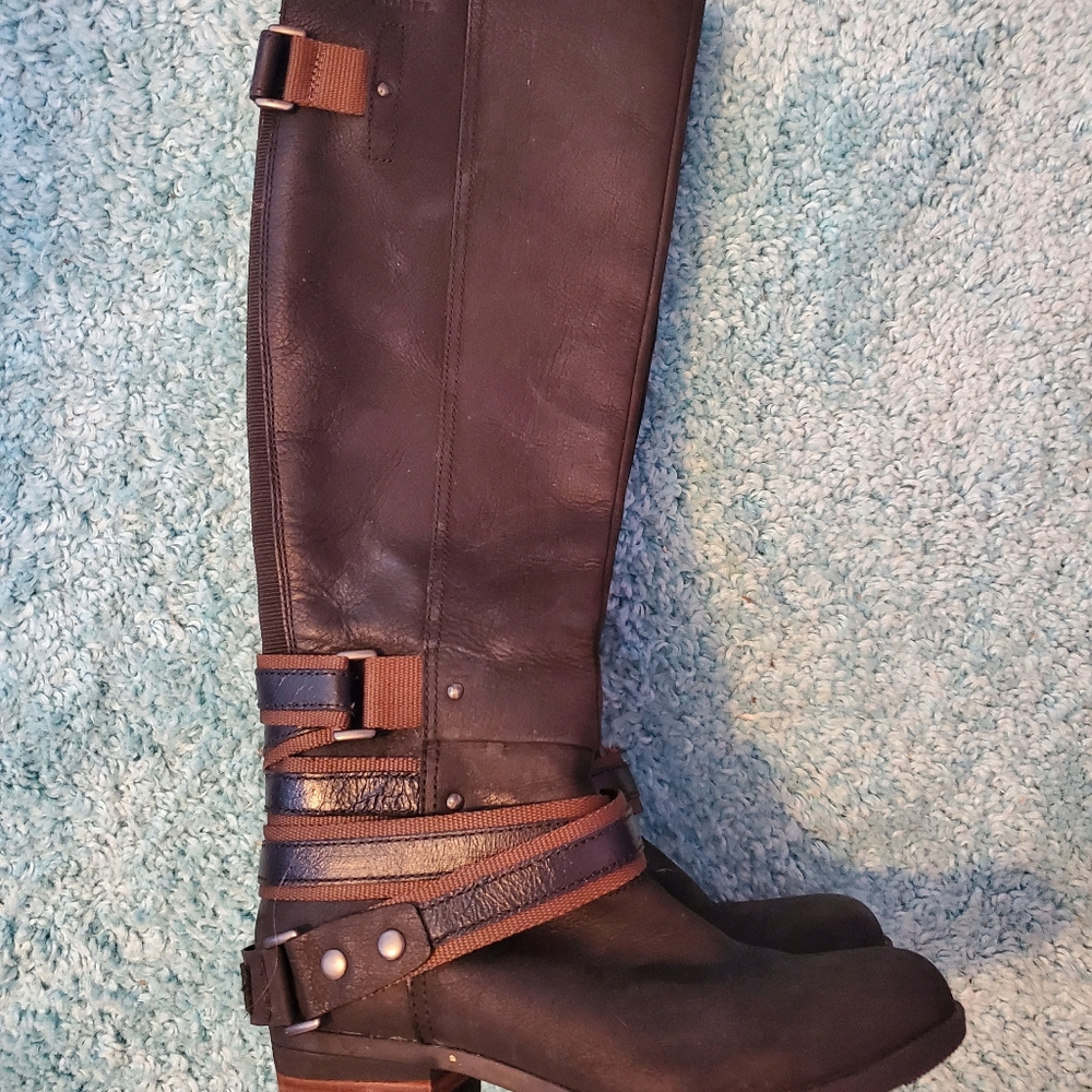 Sorel tall boots